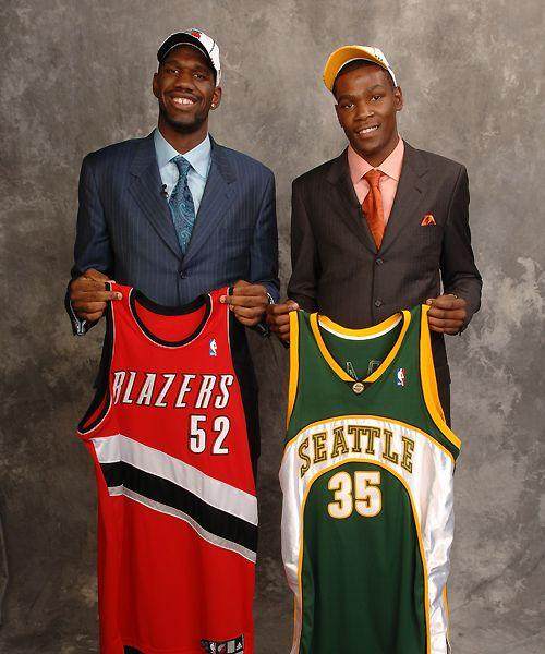 奥登开启人生下半场:大学顺利毕业 担任理财顾问