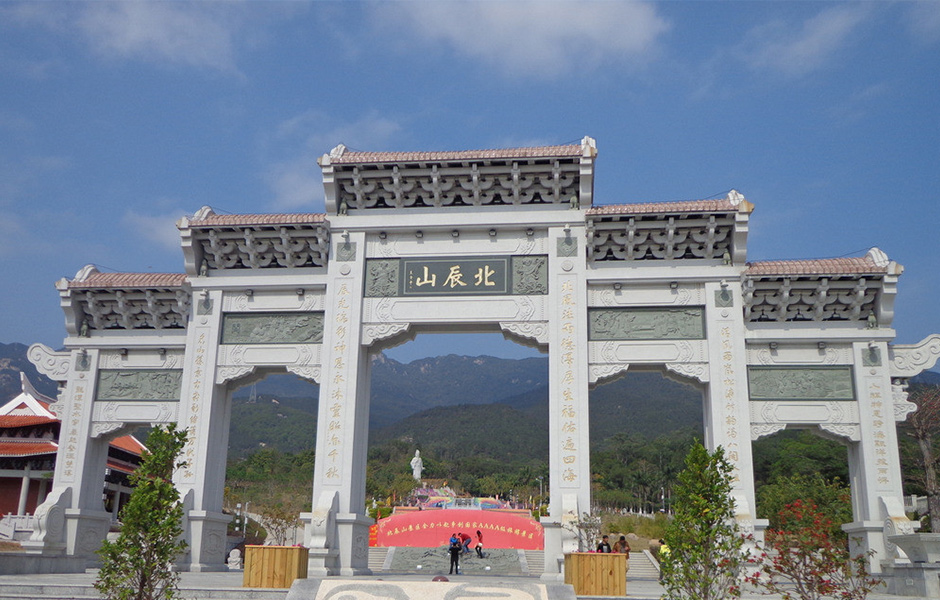 除了上海市鲁迅公园,天津市七里海,环境很优雅的知名