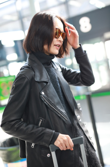 杜鹃不愧是超模!怎么穿都有高级感,穿件机车皮衣炫酷风变冷淡风