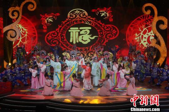 2018年海南省琼剧春节晚会上演 戏迷们盛享文化大餐