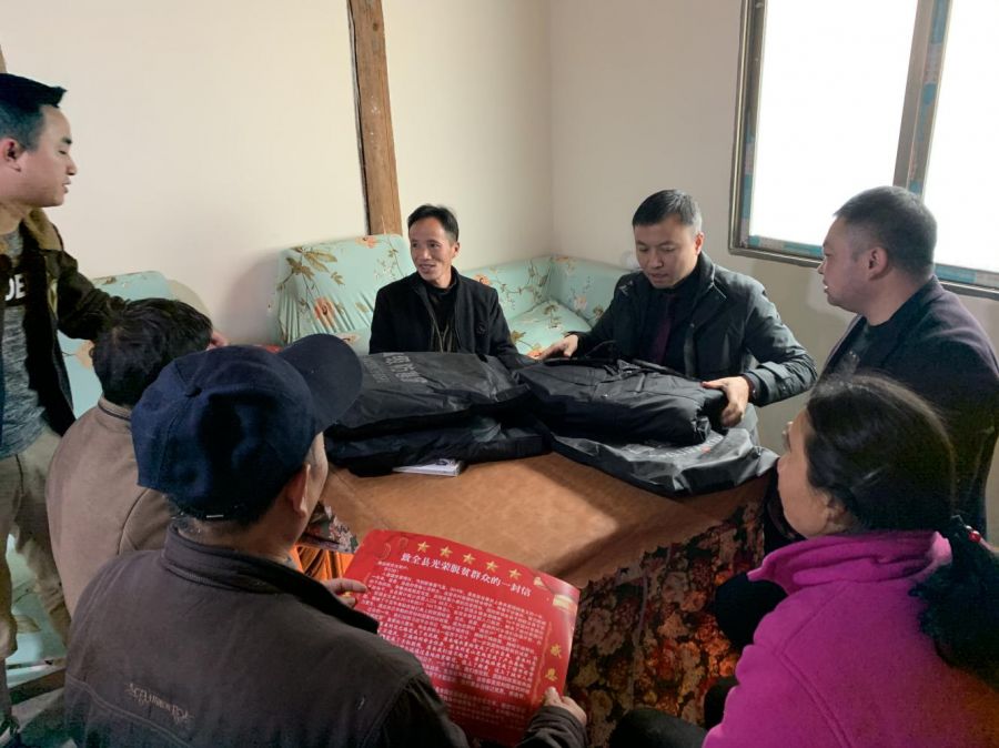 雷林多到南皋乡开展慰问活动