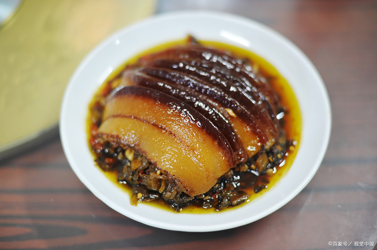 老公喜欢吃梅菜扣肉,每周都要在网.@老三情感的动态