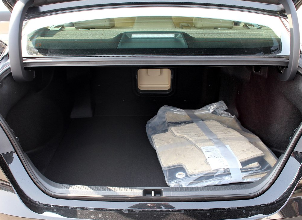 简约时尚有内涵的丰田凯美瑞,舒适型的欣赏与解析,一起了解一下