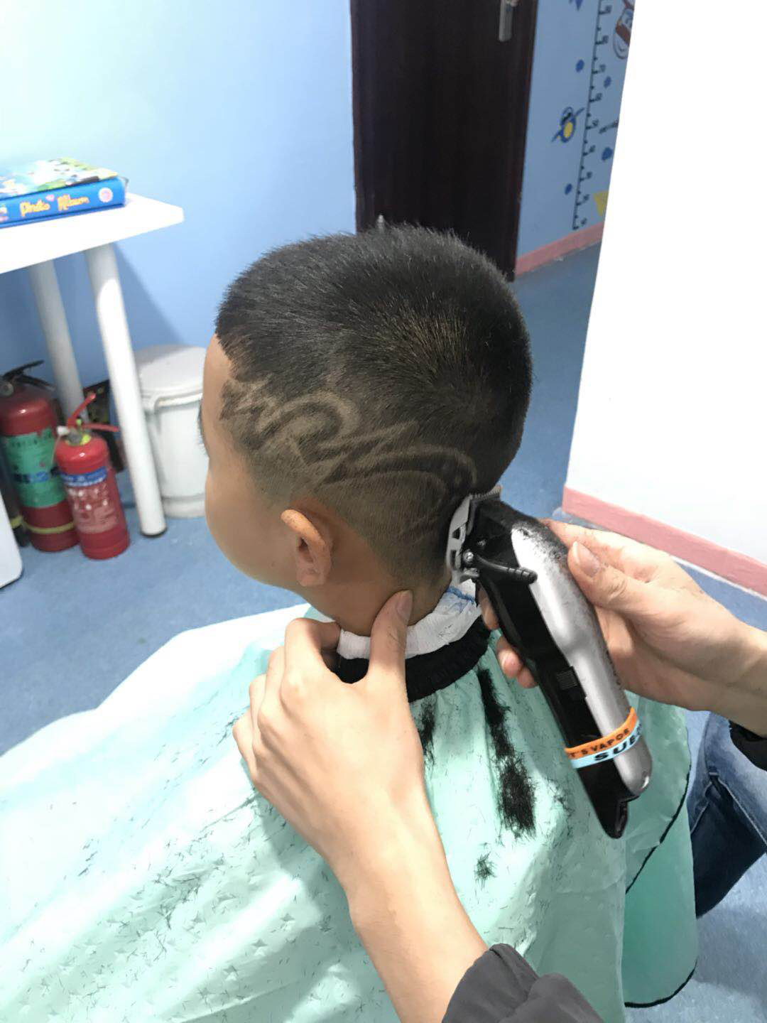 时尚儿童雕刻发型