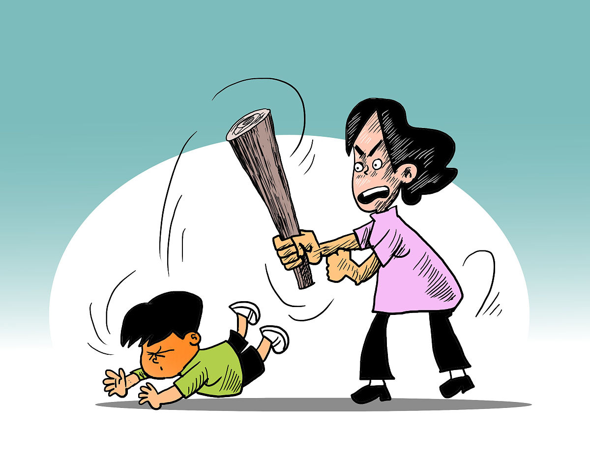 父母为何偏爱"过度保护"与"打压"孩子?背后原因让人深思