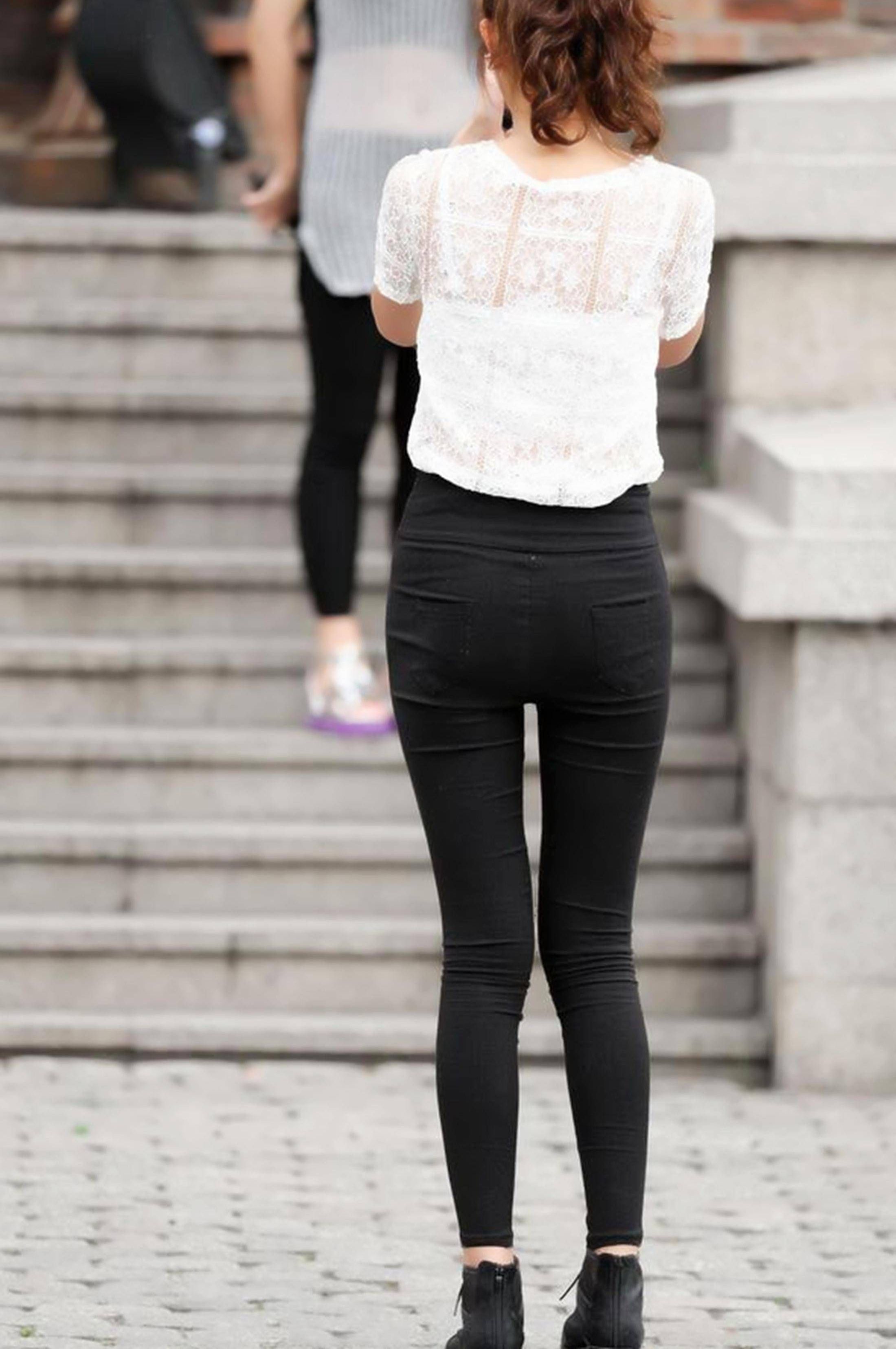 街拍:这身材也太好了吧,凹凸有致,纤细苗条,太有味道了!