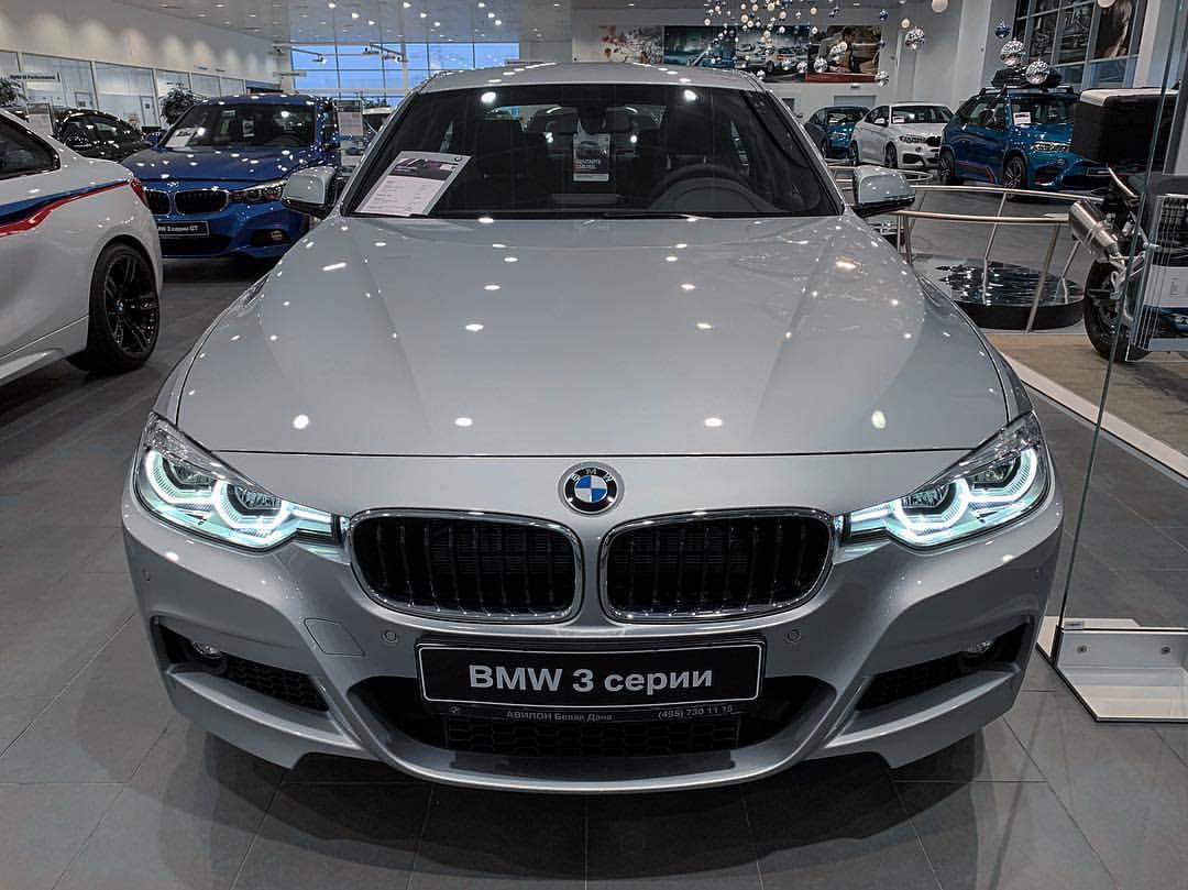 水泥灰色宝马320i m套件版