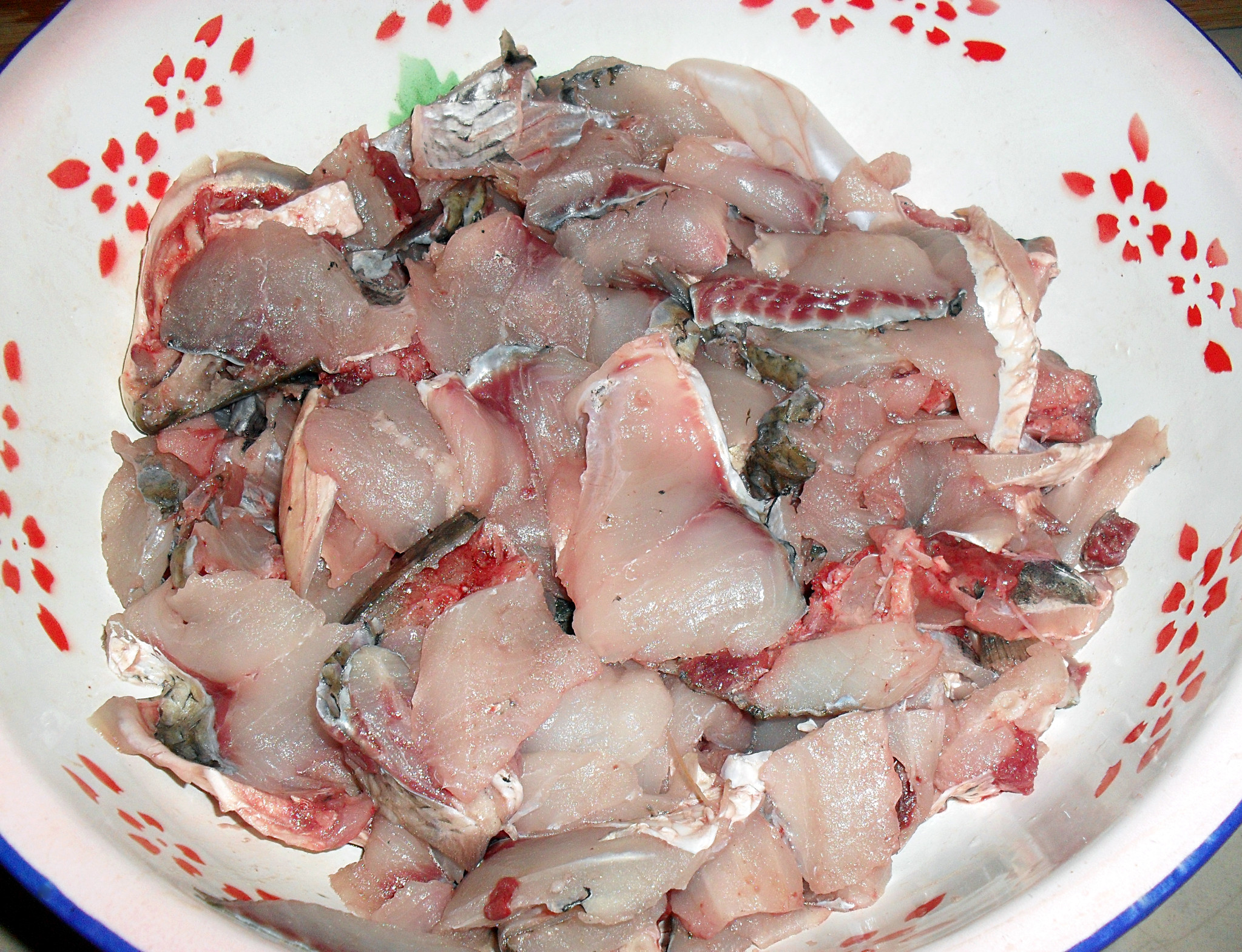 茂名花椒鱼片是广东茂名的特色美食,其制作工艺讲究,花椒的使用上超