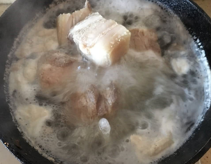 焯肉冷水下锅,还是热水下锅,你做对了吗
