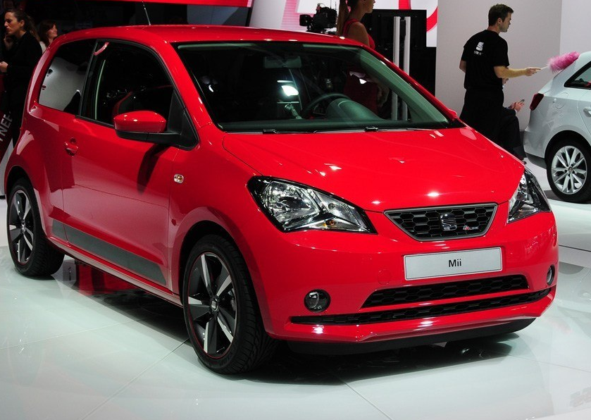 一组西雅特mii图片,回头率非常高,体现驾驶乐趣