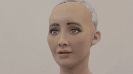 史上第一个拥有公民身份的机器人:有62种面部表情,但口气很猖狂