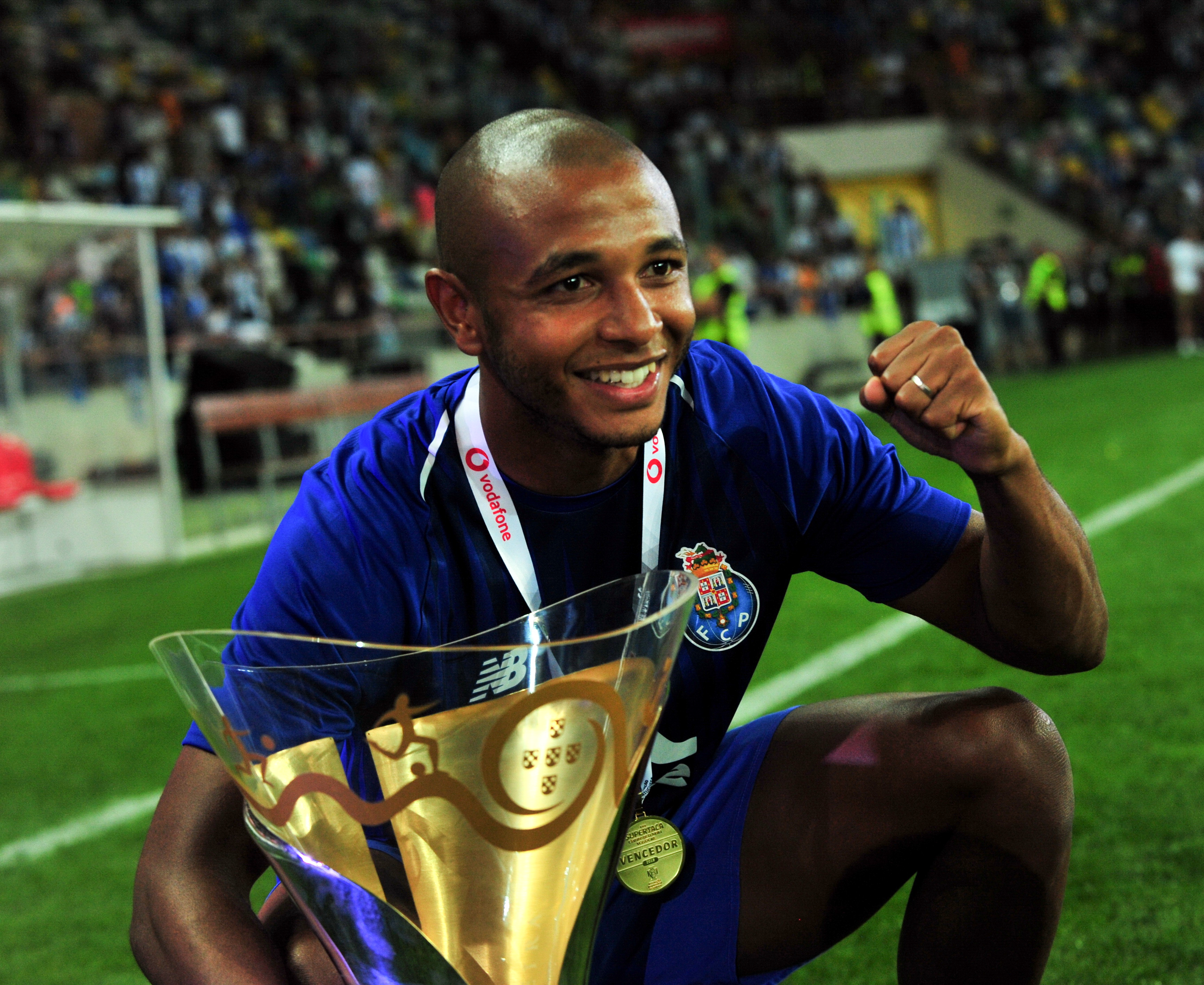 足球——葡萄牙超级杯:波尔图胜阿维斯夺冠(6)