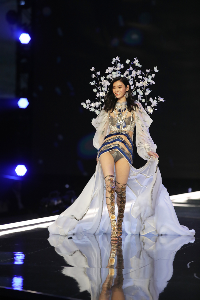 2024维多利亚的秘密时装秀:天使回归与多元之美