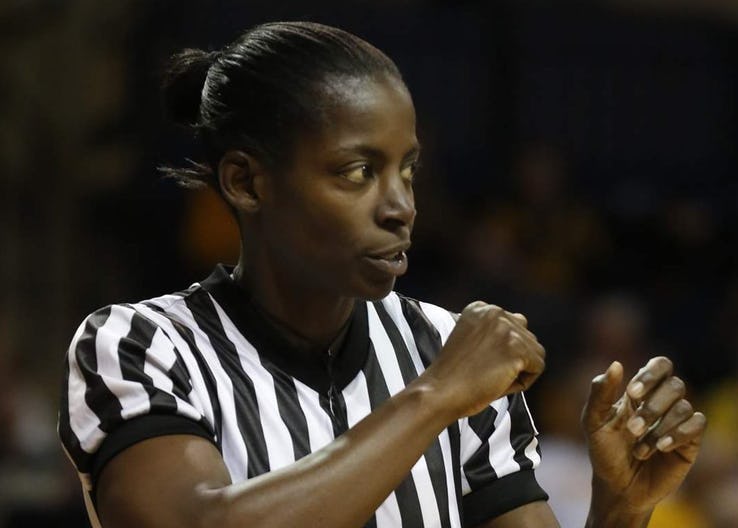 自1999年以来每年少有的wwe女摔跤手