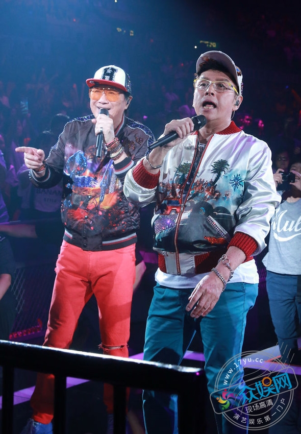谭咏麟许冠杰红馆十一场演唱会拉开序幕 许冠杰三父子同台演出