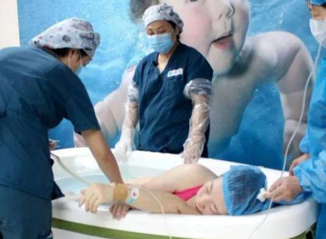 为什么越来越多的孕妇喜欢"水中分娩",这些好处很实在!