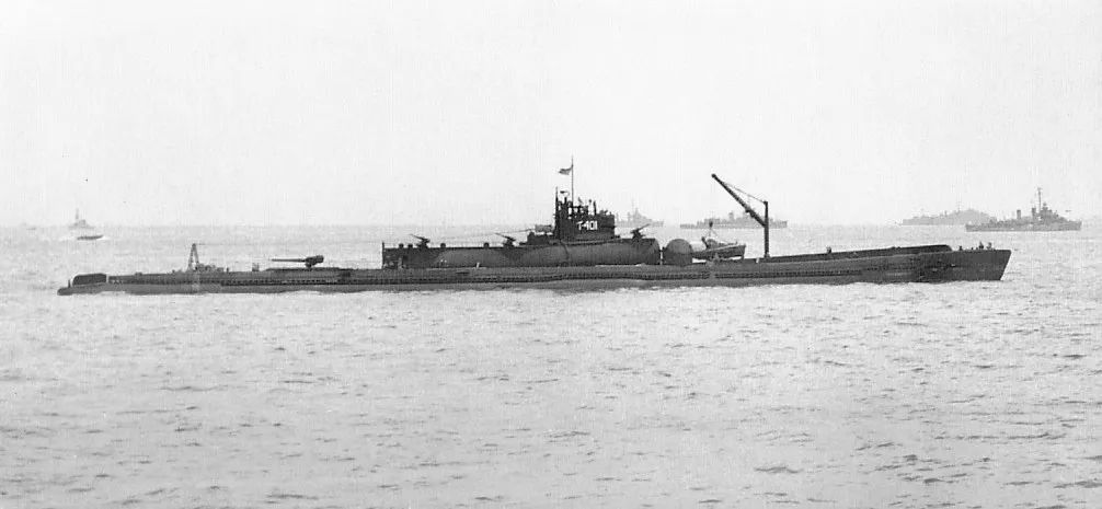 二战时期最大的潜艇,伊400级潜艇!