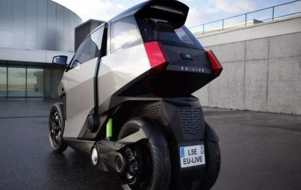 双滑门"倒三轮"出炉,单座设计300公里续航,一车位能停三台