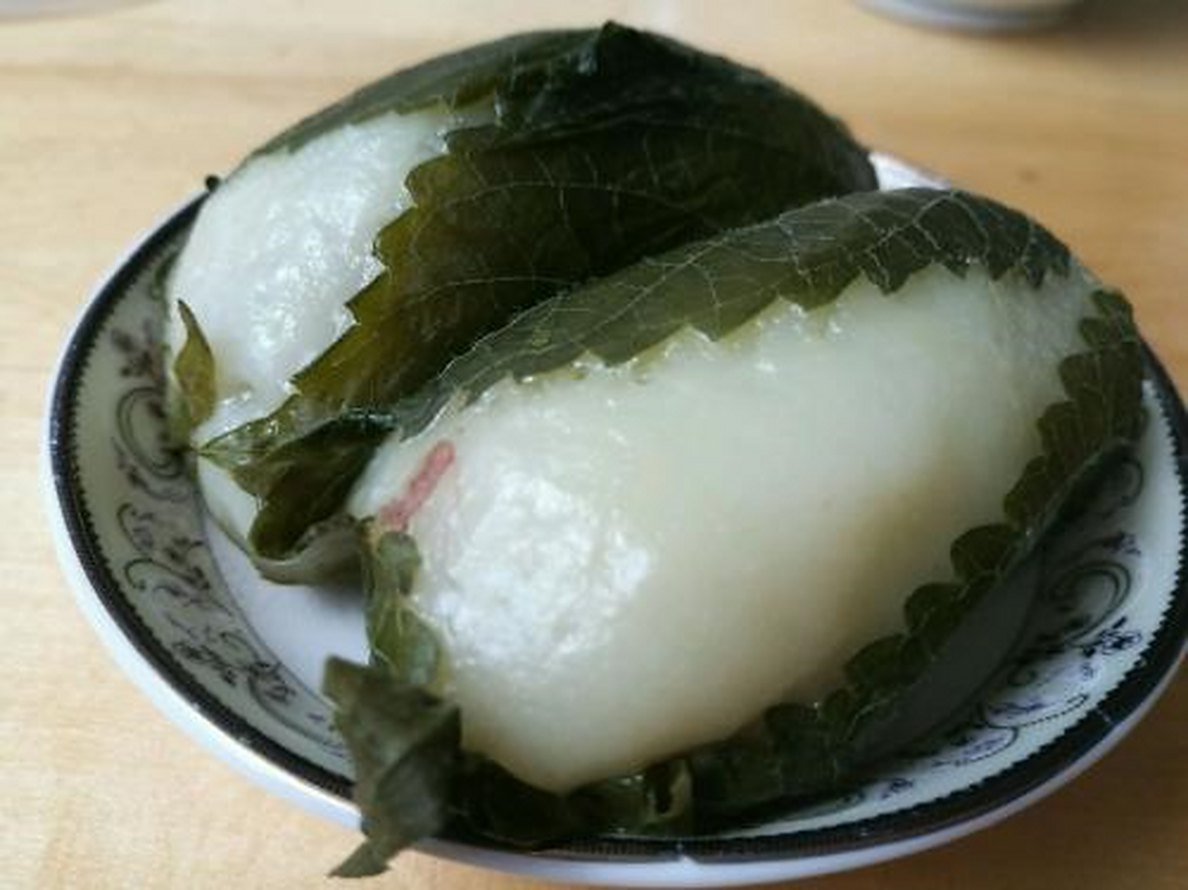 苏耗子,又称"粘耗子","苏叶饽饽",也有叫"苏叶干粮"的,是满族的风味