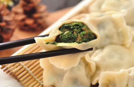 这野菜三月正当季,农村人喜欢用它包饺子,三月不吃就成杂草