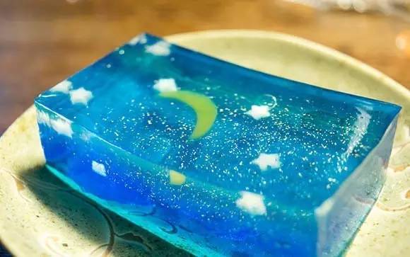 最"抠门"老板,3平米小店年入3亿,老板:不换并不是因为抠门