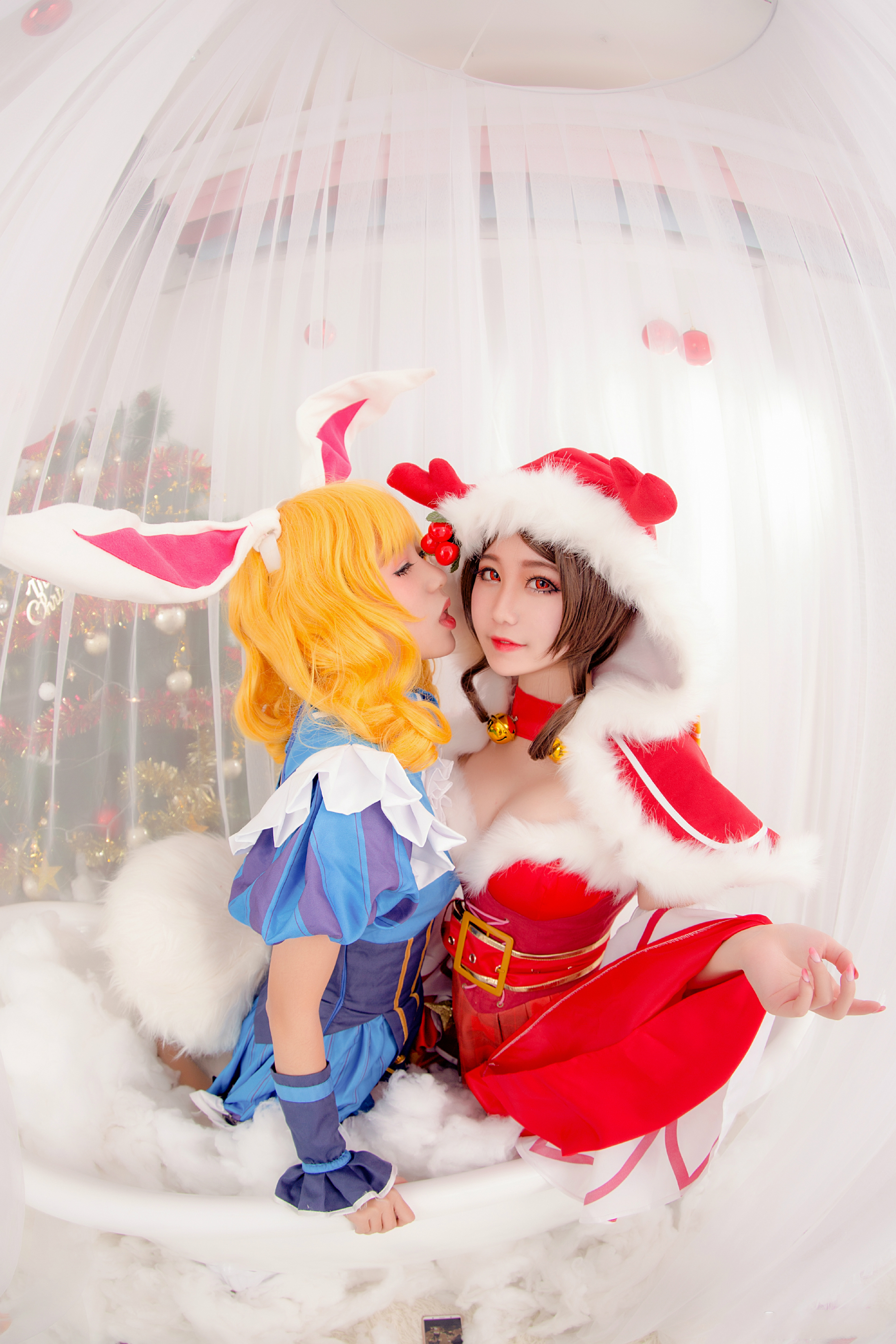 王者荣耀:貂蝉妲己双人向cos,浴缸play,这身材99分不怕骄傲!