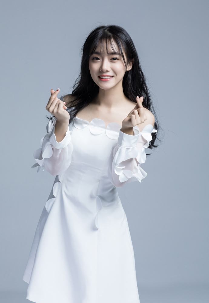 电竞圈三大电竞美女,一个做过奥运火炬手,一个年薪是林丹10倍