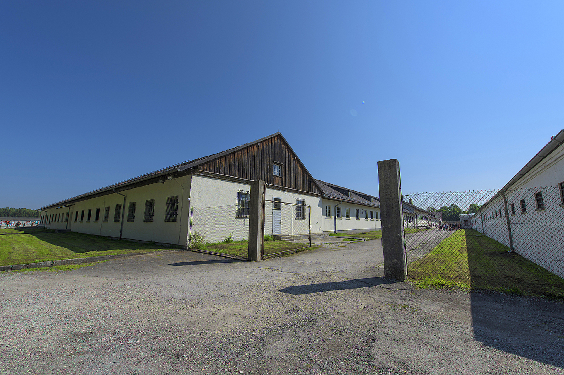 奥斯维辛集中营        纳粹统治最恐怖, 最令人发指的是对犹太人种族