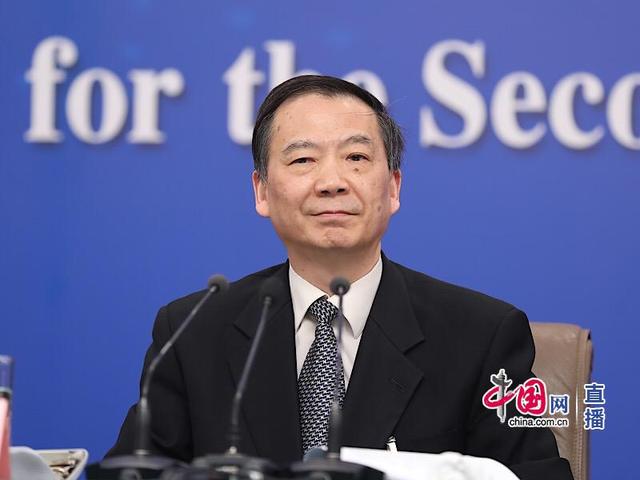 吴恒:乡村教师队伍素质的提升刻不容缓