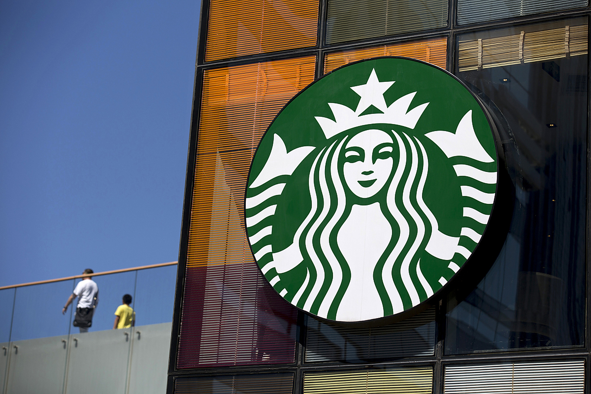 央视前女主持任星巴克董事# 9月13日,美国咖啡连锁巨头星巴克在官方