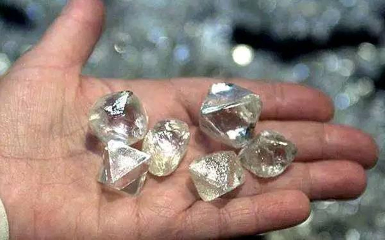 非洲小国盛产钻石:人民却都吃不饱饭,每天只赚到几块钱!