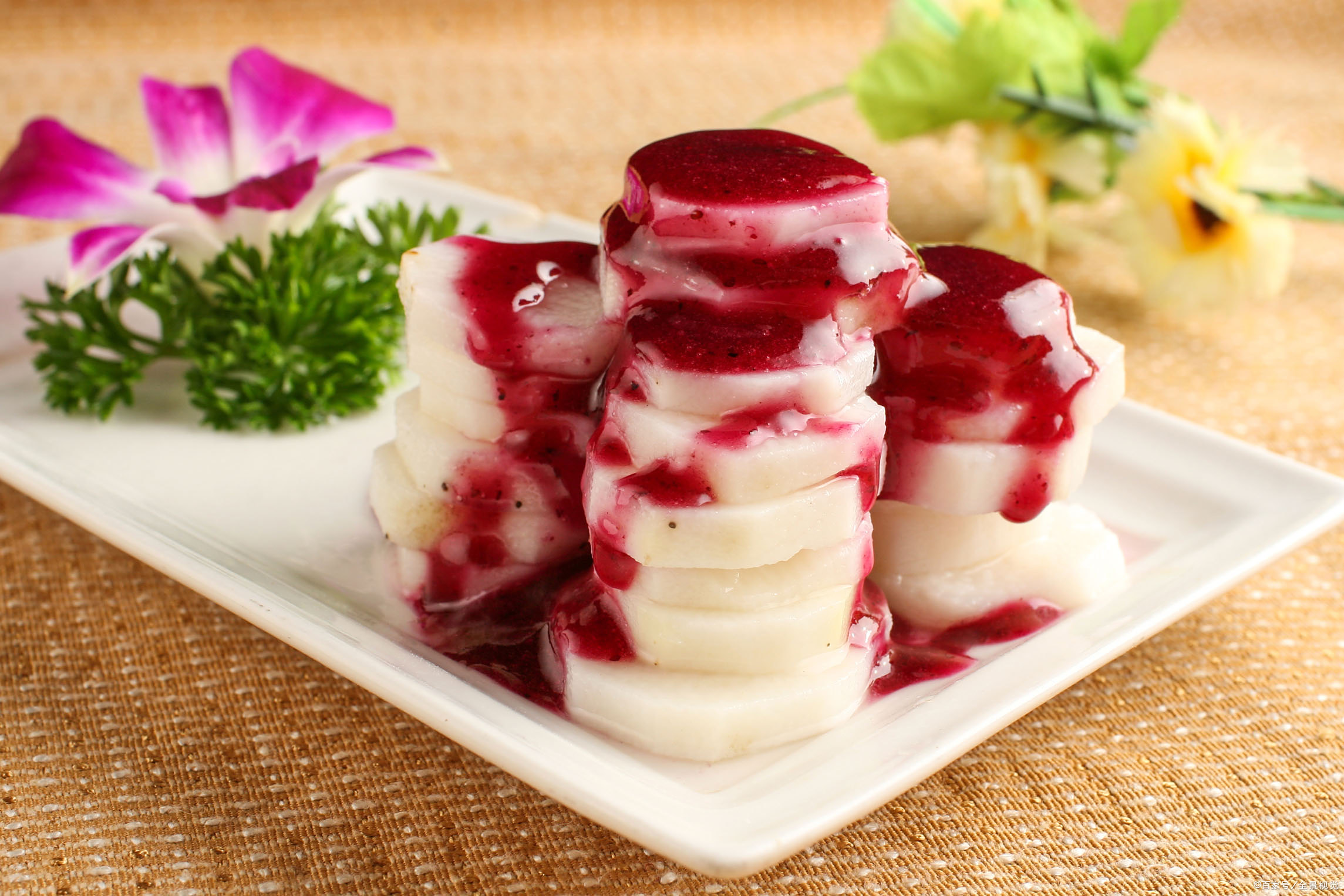 国产版"蓝莓",国内20元1斤不好卖,俄罗斯做成宇航员专属饮料