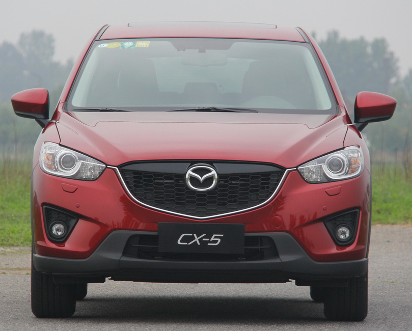 外观我认为很好,开在路上有信心,大气 厚重 还带点运动 很好看,车身