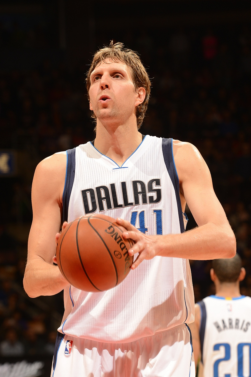 2,生涯零冠,经常被黑八黑七的诺维茨基.