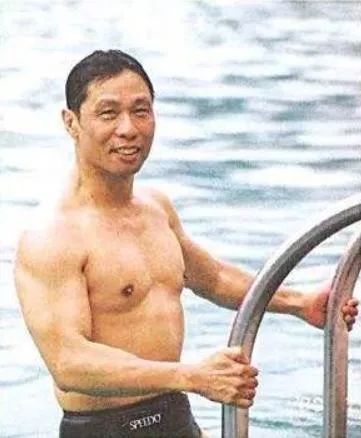 84岁的钟南山"浑身肌肉很罕见",耄耋之年的"男神"背后有啥健康秘诀
