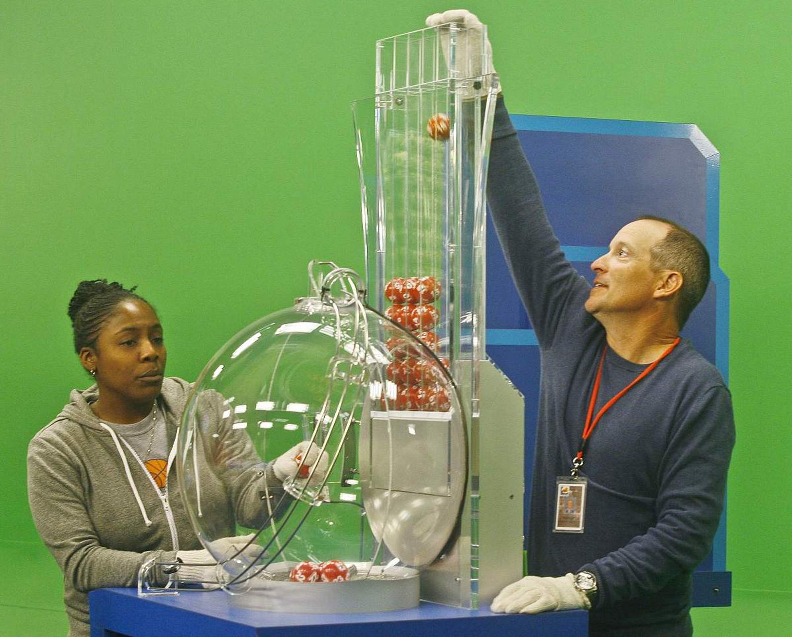 7月19日,美国加州一名强力球彩票玩家的幸运数字全部命中,获得了10.