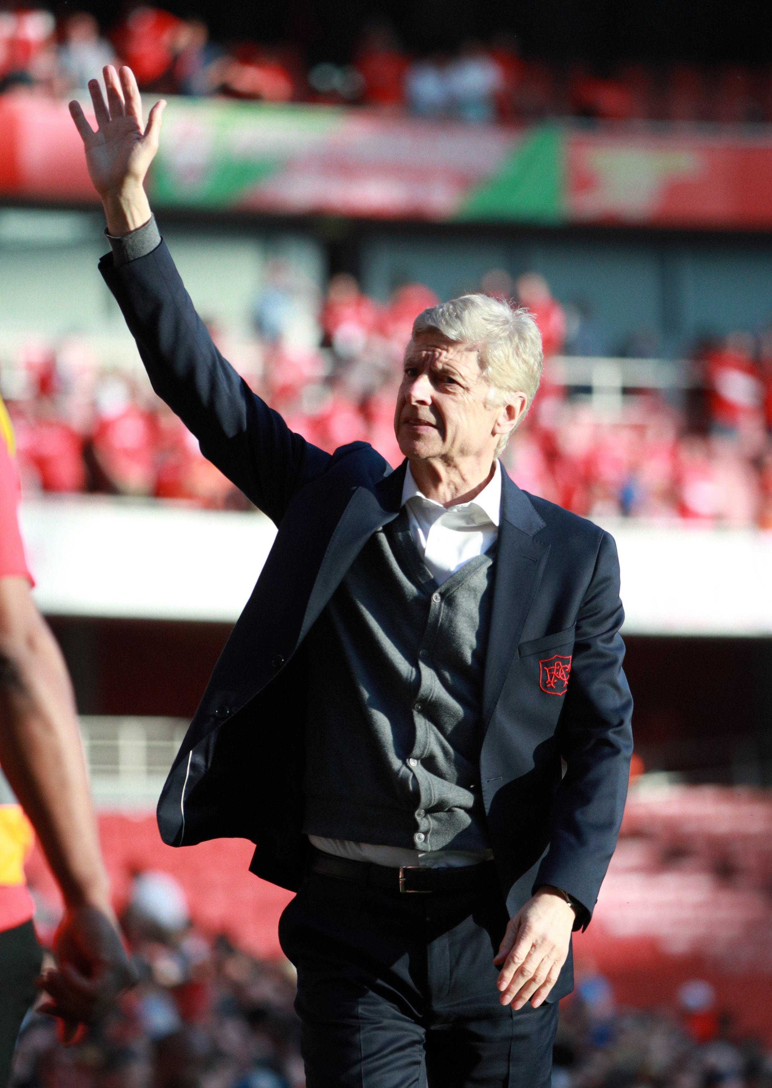 足球——温格向主场球迷告别(7)