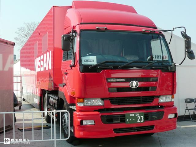 当年爆火的日产柴大拇指卡车,如今敌不过国产,沦落到拆车厂