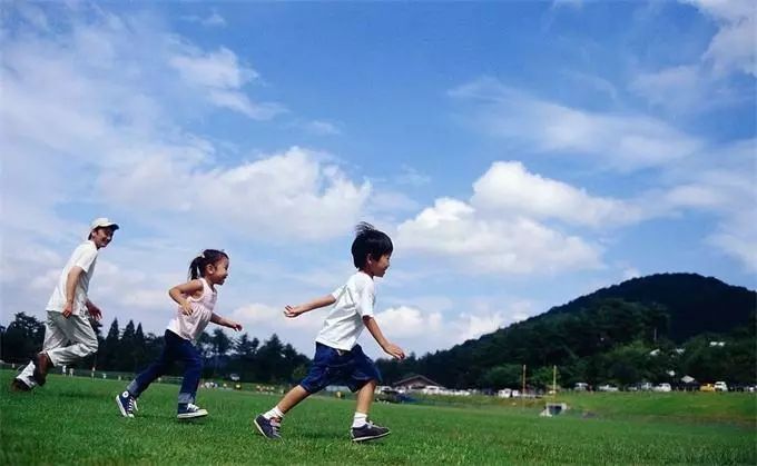 花10%家庭收入带孩子出去玩,值不值?超60%家长可以接受这个数