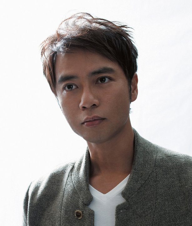 今日热门人物:李克勤|51岁李克勤近照,老婆曾是港姐冠军,夫妻恩爱16年