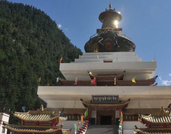 旅游:九寨沟景区内唯一的藏传佛教寺院——扎如寺