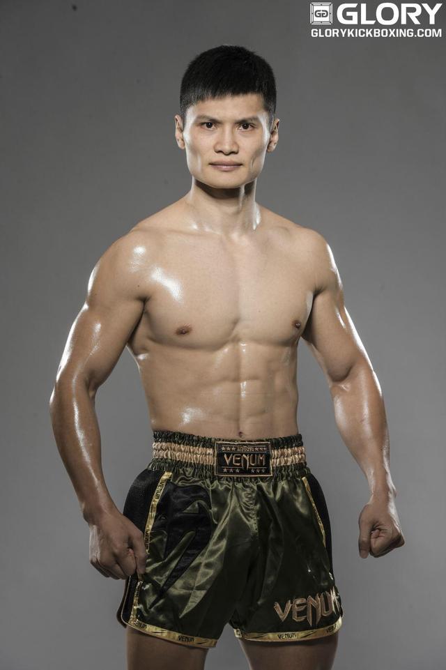 悲壮!手骨断裂仅用腿,多次踹翻韩国名将,卢冬强glory首秀抱憾