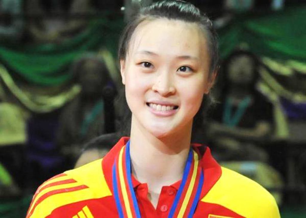 泰国排球女神走红,17岁尽显自然美,网友:颜值不输惠若琪!