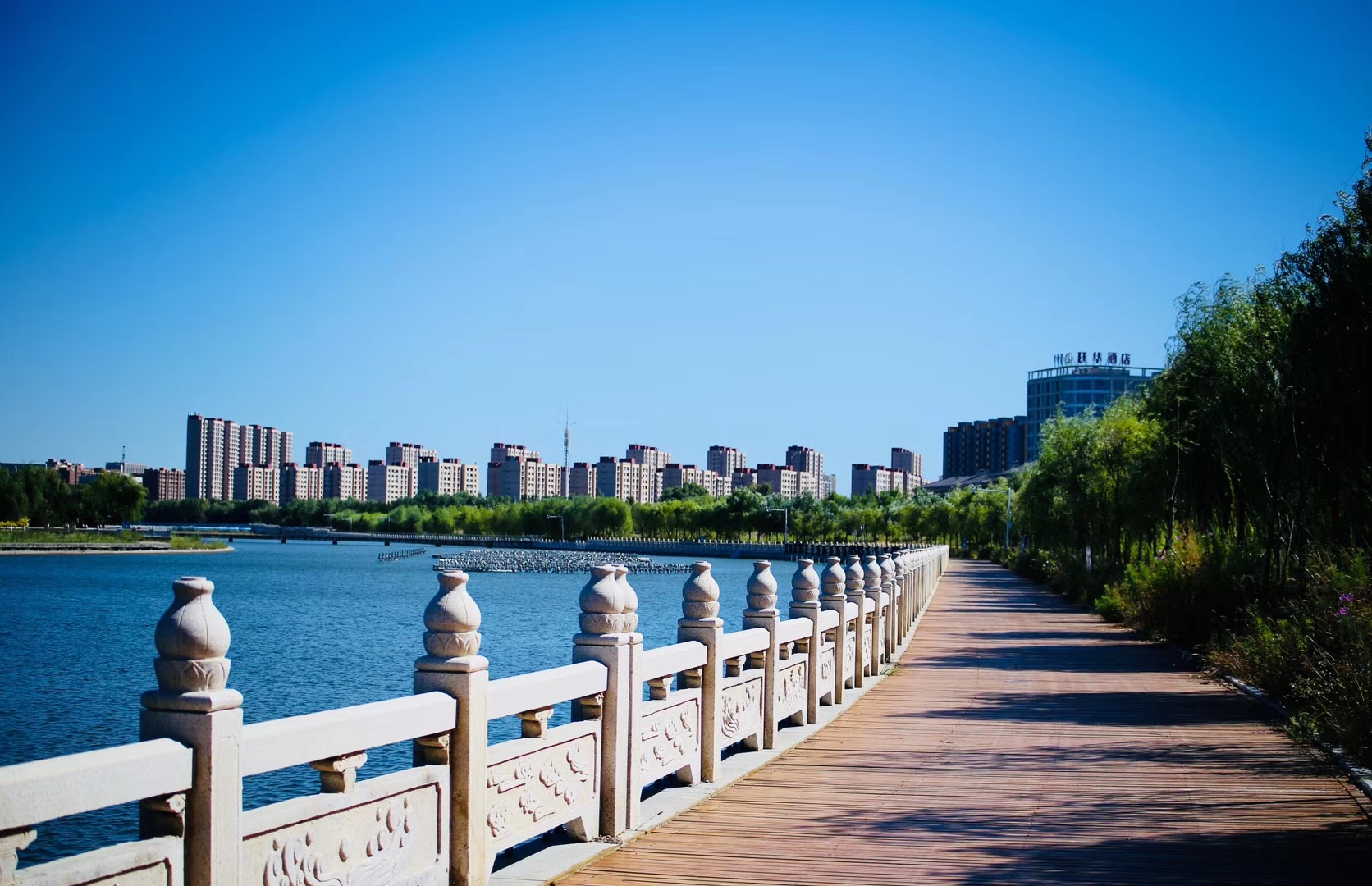 呼和浩特市赛罕区滨河美景