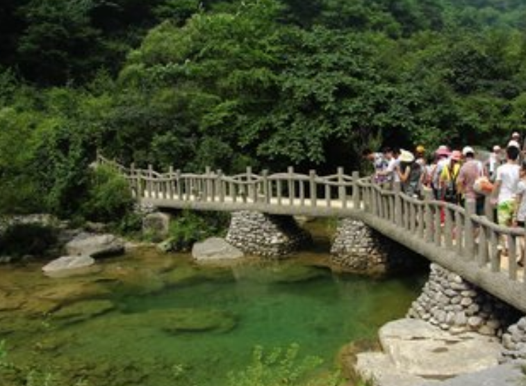 山里泉风景区,云雾缭绕,简直就是人间仙境