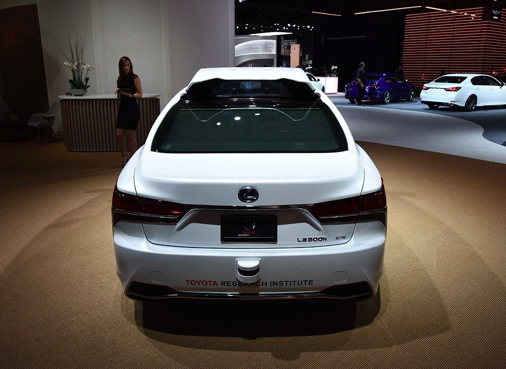 雷克萨斯ls 2019款 tri-p4 转载自百家号作者:老王学车噗