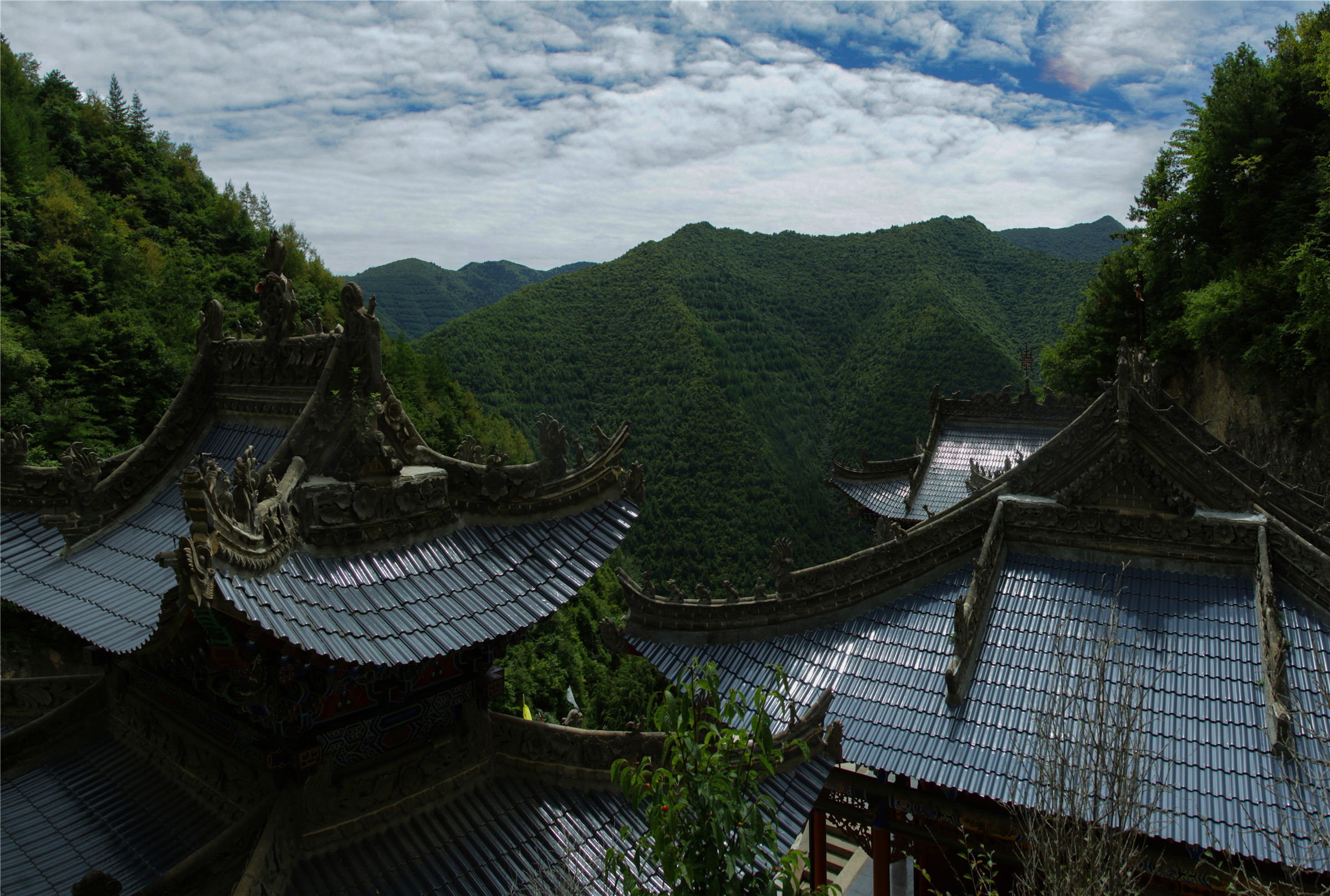 从来都是景同人不同,这是甘肃省武山县慈云古寺