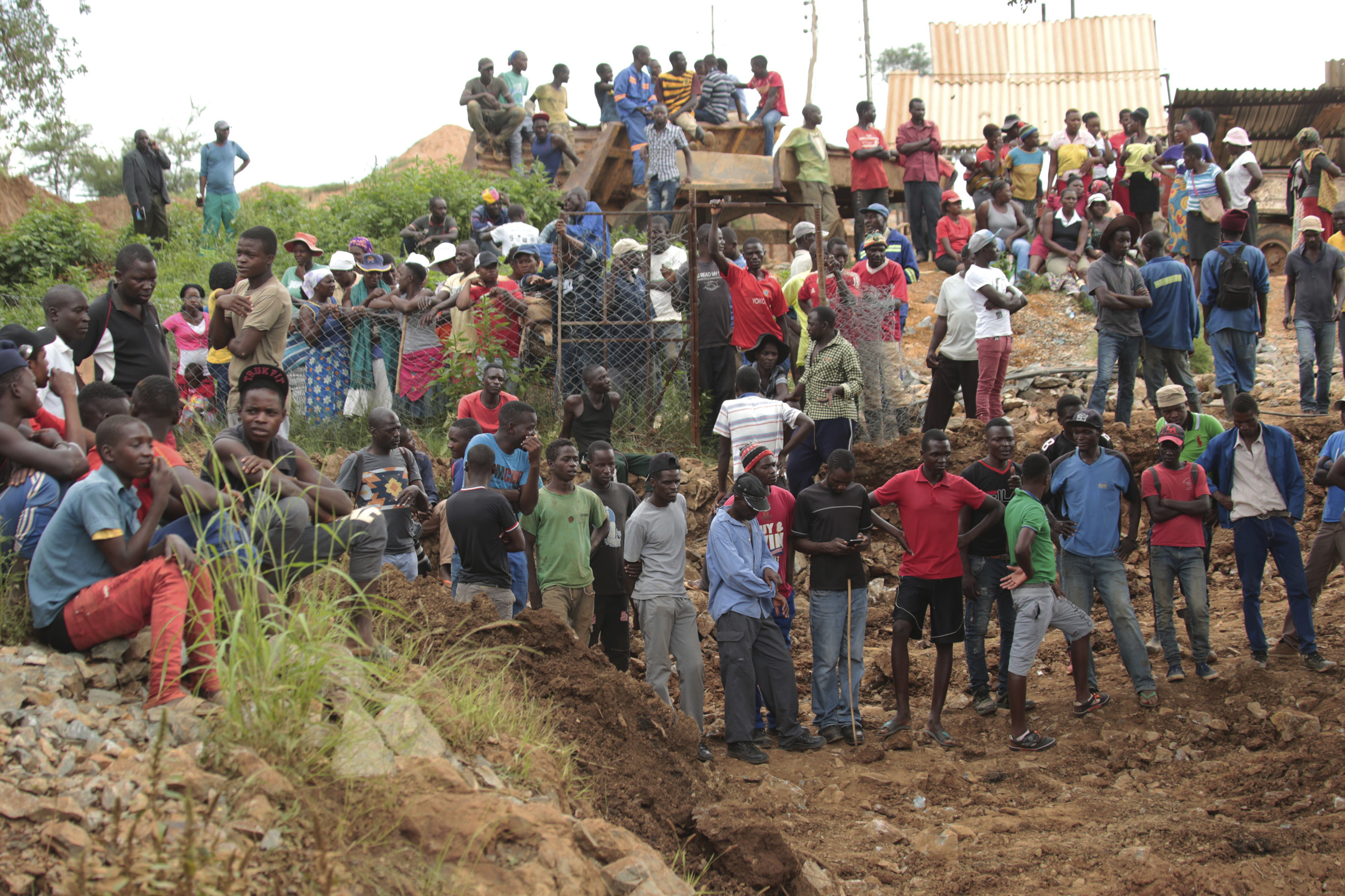 津巴布韦两座金矿被洪水淹没23人丧生(10)