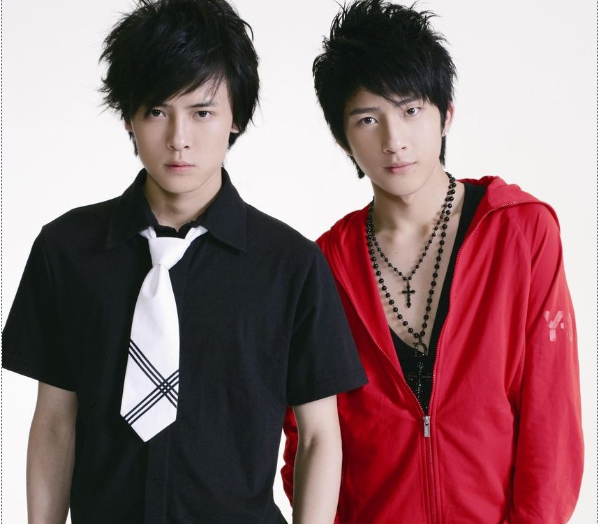 四位昙花一现的男歌手,出道即巅峰,如今无人识