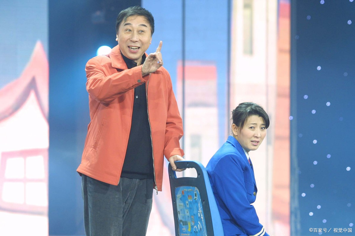 冯巩闫学晶近况老搭档再相遇,唱起了东北小调.